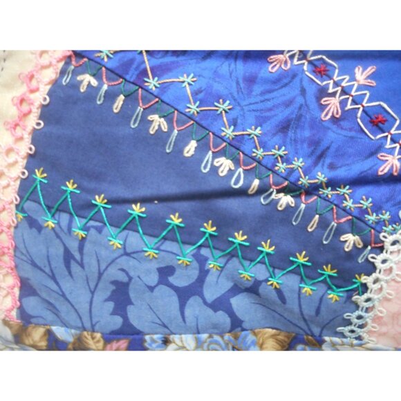 Quilted Blue Rose Embroidered Tatted Fan pattern Throw Pillow - Estate Find - Picture 2 of 8